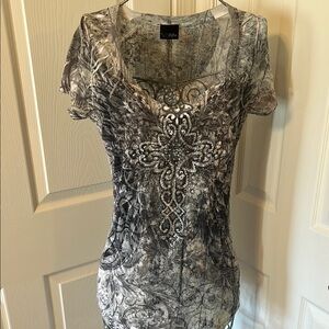 Daytrip Gray Fitted Graphic Short Sleeve Tee